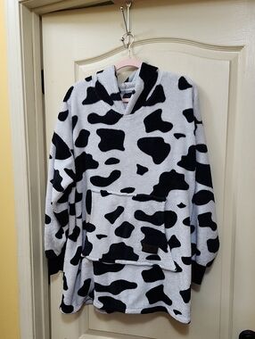 CATALONIA COZY OVERSIZED COW PRINT BLANKET HOODIE